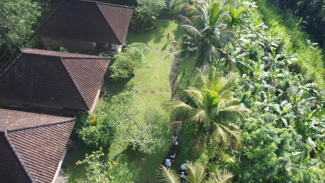 Geriasemalung Hotel การางาเซ็ม ภายนอก รูปภาพ